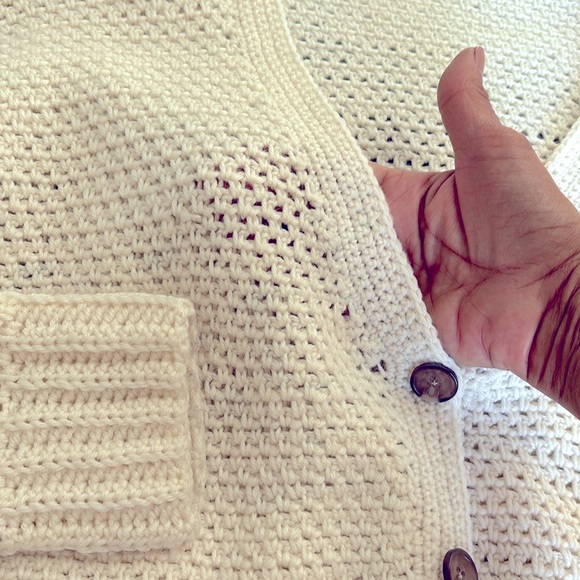 Gorgeous Merino Cardigan - Picture 5 of 7